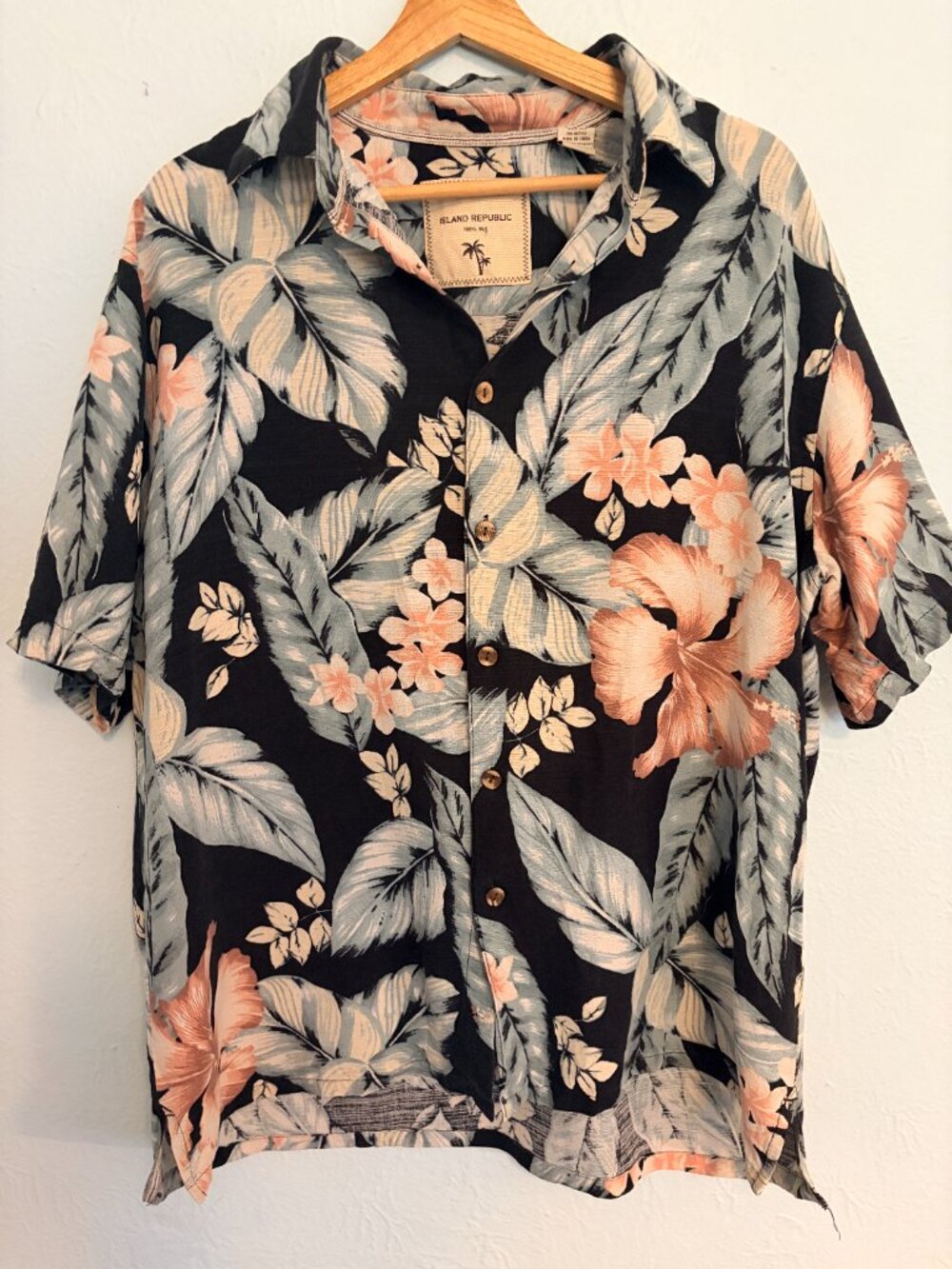 Island Republic Mens XL Silk Hawaiian Shirt Tropical Aloha Coastal Vacation Camp - Picture 3 of 10